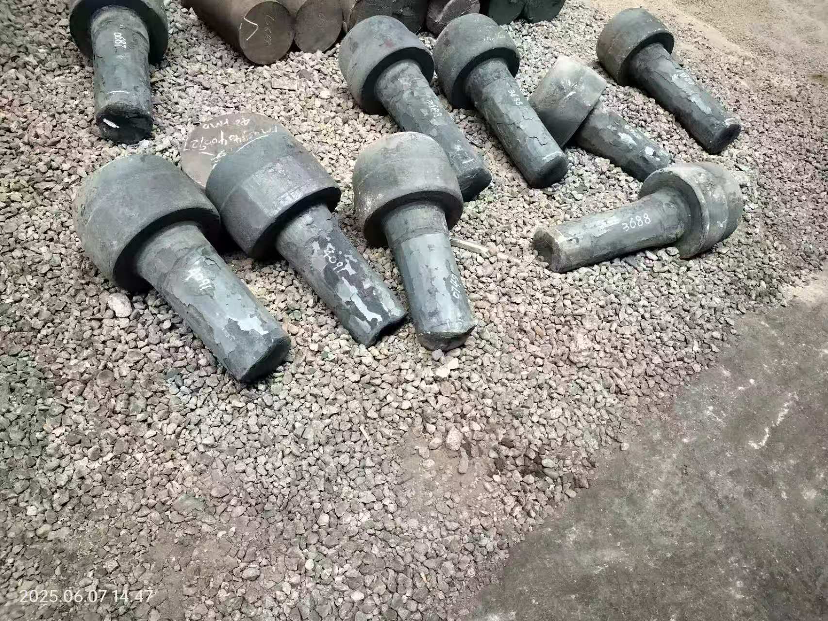 ఉష్ణోగ్రత మరియు పీడనాన్ని నియంత్రించడం ద్వారా ఏవియేషన్ ఫోర్జింగ్‌ల పనితీరును ఎలా మెరుగుపరచాలి